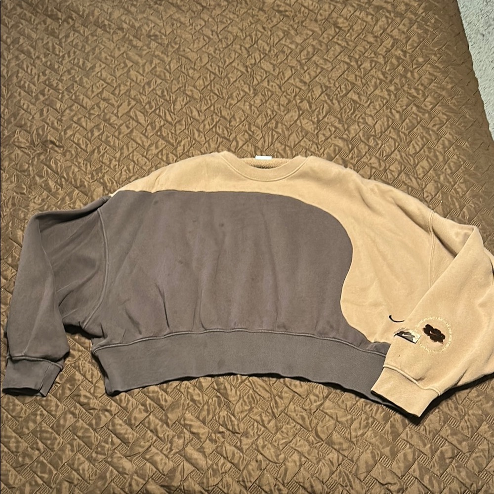 Nike Cream and Brown Crewneck Batwing Sweater Soft Cotton Blend